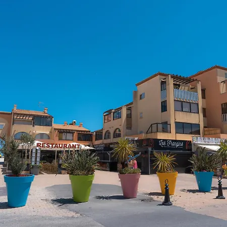 Le Petit Coquillage - Access- Private Parking *